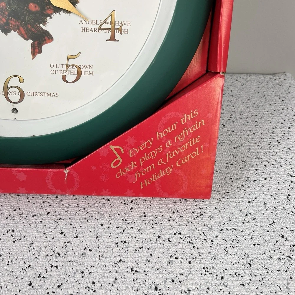 Vintage Veritime Christmas The Original Caroling Clock Musical‎ Battery Operated